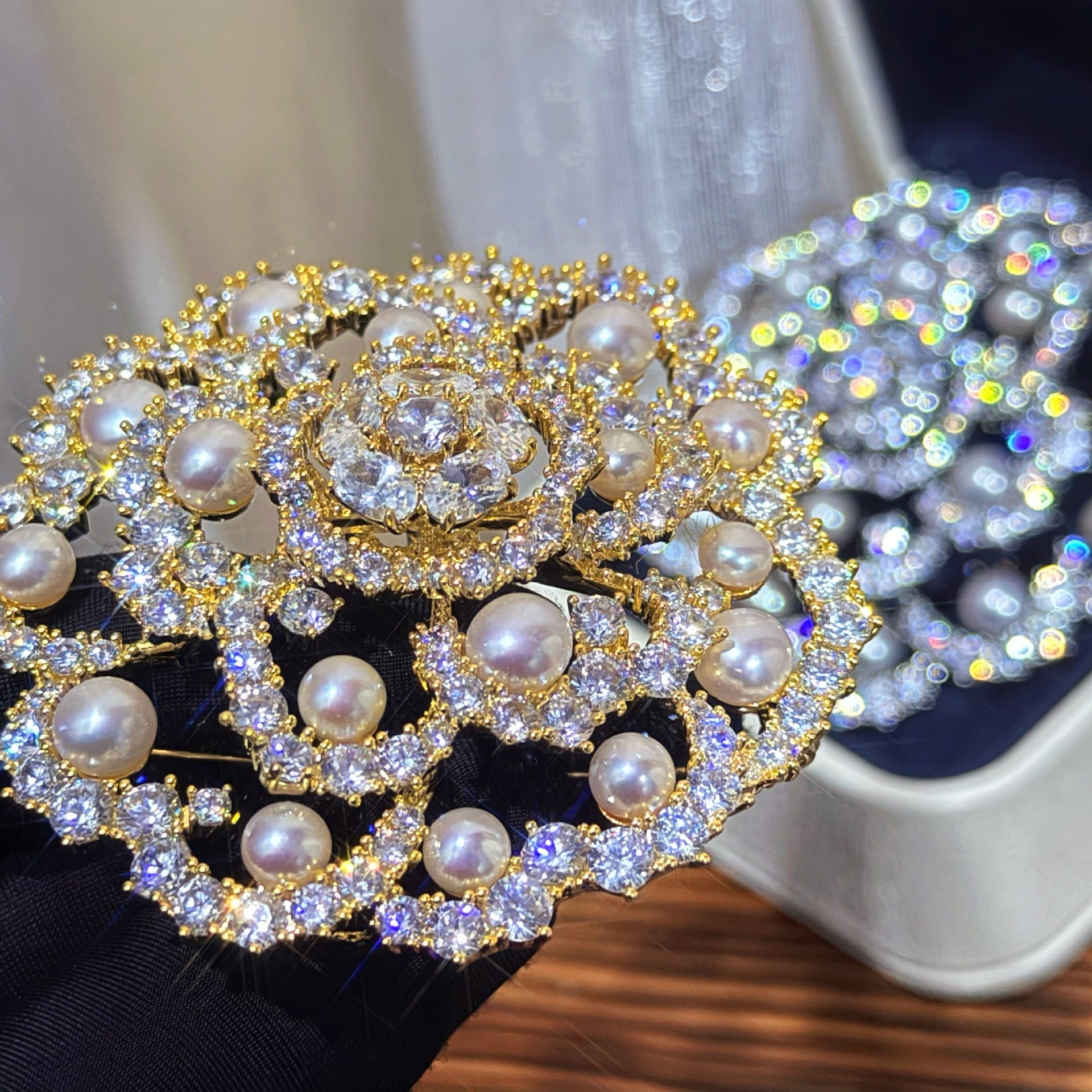 Zirconia floral pearl brooch texture