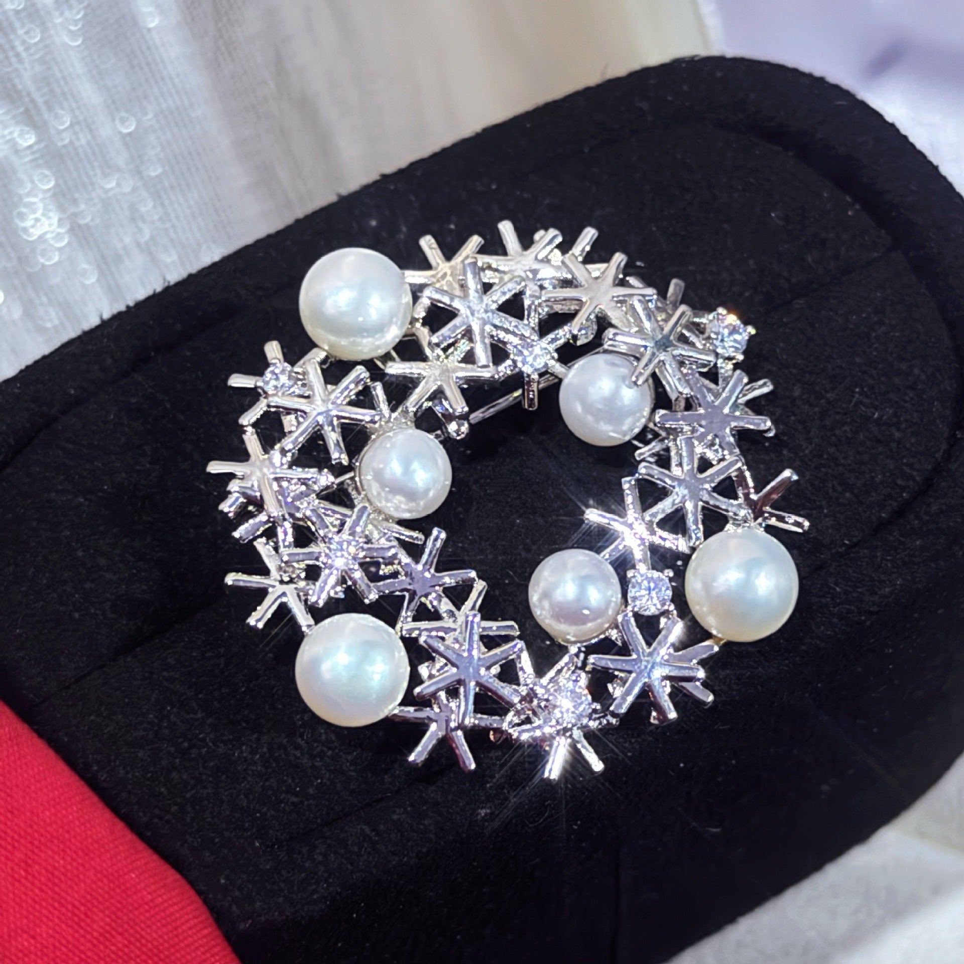 Freshwater Pearl Wreath Brooch